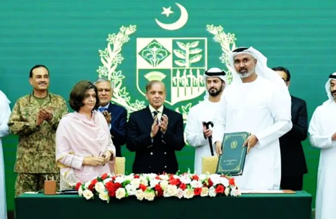 বিশেষায়িত ব্যাংক আরব আমিরাতের কাছে বিক্রি করল পাকিস্তান