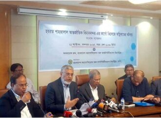 ওষুধ উৎপাদনে অনিশ্চয়তা, ক্ষতি ছাড়াতে পারে ৪ হাজার কোটি টাকার সম্ভাবনা