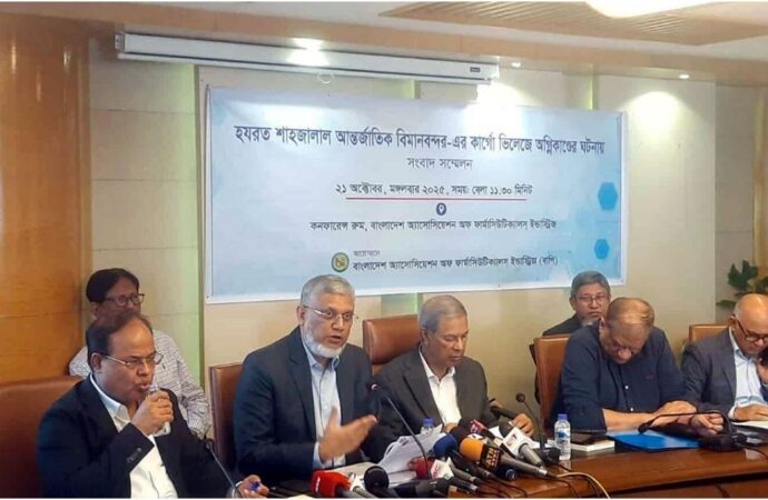 ওষুধ উৎপাদনে অনিশ্চয়তা, ক্ষতি ছাড়াতে পারে ৪ হাজার কোটি টাকার সম্ভাবনা