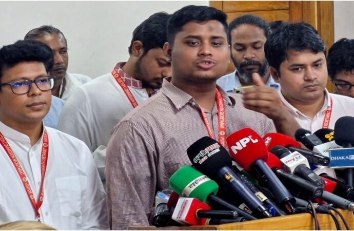 নির্বাচন কমিশনের রিমোট কন্ট্রোল অন্যের হাতে: হাসনাত আবদুল্লাহ