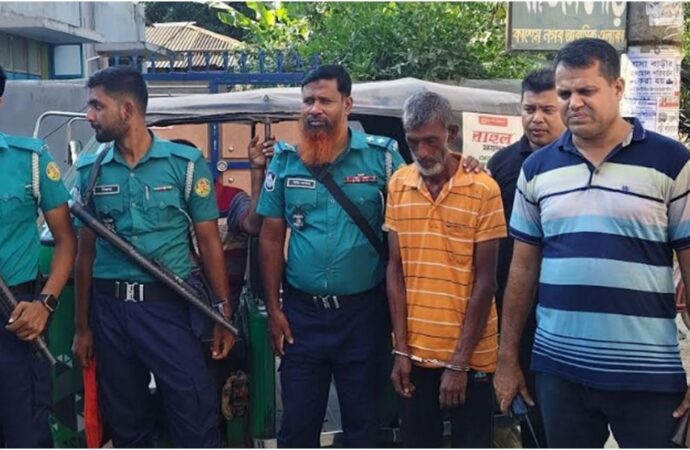 ঘরে পড়ে ছিল গৃহবধূর মরদেহ, স্বামীকে আটক করে পুলিশে দিল স্থানীয়রা