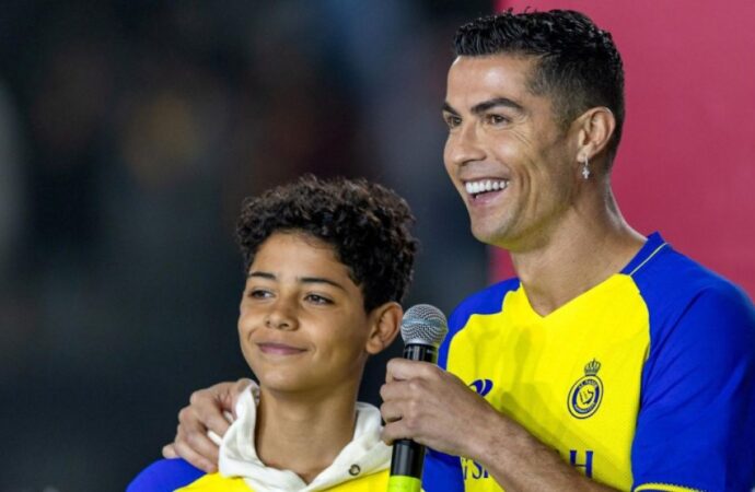 রোনালদোর স্বপ্নের পথে তার ছেলে, পর্তুগালের অনূর্ধ্ব-১৬ দলে ডাক পেলেন