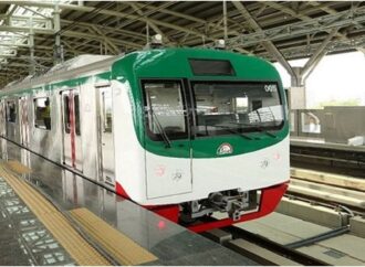 ফার্মগেটে বেয়ারিং প্যাড পড়ে পথচারীর মৃত্যু, মেট্রো চলাচল বন্ধ