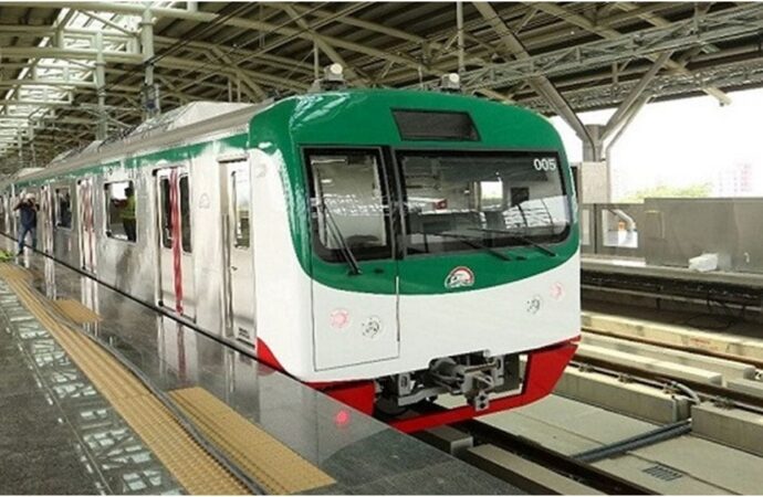 ফার্মগেটে বেয়ারিং প্যাড পড়ে পথচারীর মৃত্যু, মেট্রো চলাচল বন্ধ