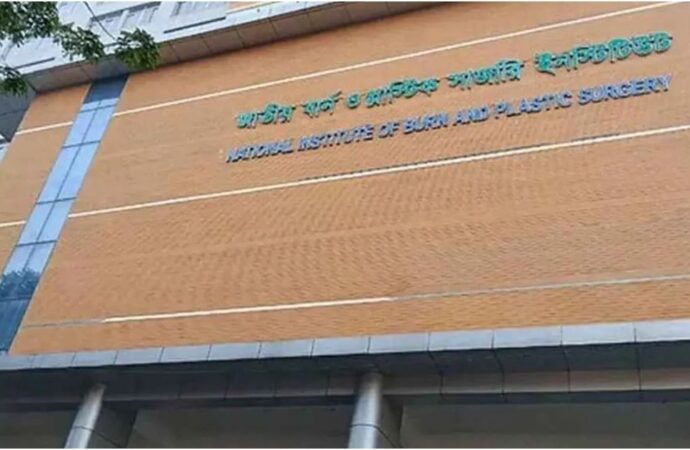 নোয়াখালীতে সড়ক দুর্ঘটনায় নিহত ২, আহত ৫