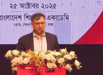 আ. লীগের প্রত্যাবর্তনের সব দরজা বন্ধে ঐক্যবদ্ধ থাকতে হবে: সালাহউদ্দিন আহমদ