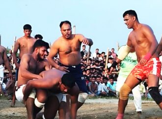 সোনারগাঁয়ে কাবাডি খেলায় দর্শকদের উপস্থিতি প্রাণবন্ত