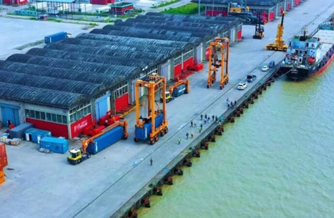 চার মাসে মোংলায় ২৫৫টি বিদেশি জাহাজ নোঙর