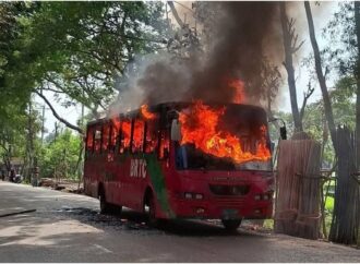বরিশালে চলন্ত বাসে অগ্নিকাণ্ডের ঘটনা