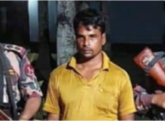 বেনাপোল সীমান্ত থেকে পিস্তল সহ যুবক আটক