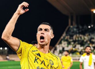 প্রথম খেলোয়াড় হিসেবে ৯৫০ গোলের মাইলফলক স্পর্শ করলেন রোনালদো