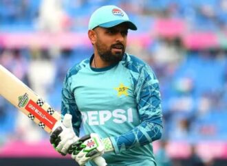 বিশ্ব রেকর্ড বেঁধে দিতে বাবরকে করতে হবে ৯ রান