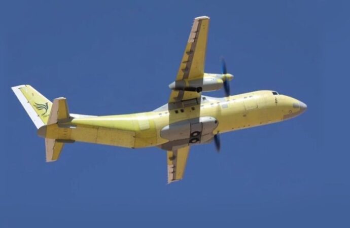 ইরান তৈরি করল নিজস্ব কার্গো বিমান, ১৫ বছর পর সফলতা