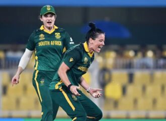 ইংল্যান্ডকে উড়িয়ে দিয়ে দক্ষিণ আফ্রিকা প্রথমবারের মতো বিশ্বকাপের ফাইনালে