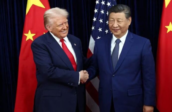 ট্রাম্পের চীনের ওপর শুল্ক কমানোর ঘোষণা