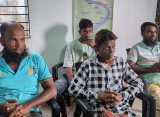 ভৈরবের মেঘনা নদী থেকে ভারতীয় বিপুল পরিমাণ ফুসকা ও ব্লেডসহ ৪ জন আটক