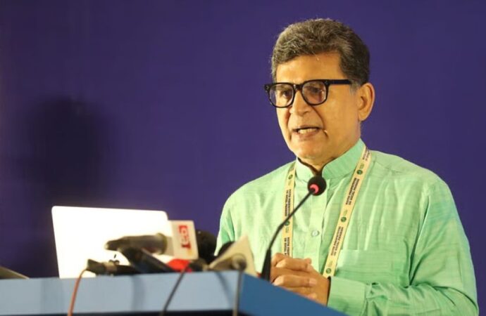 জনগণের সম্মতি ছাড়া কোনো উদ্যোগ অগ্রগতি করতে পারে না: হোসেন জিল্লুর