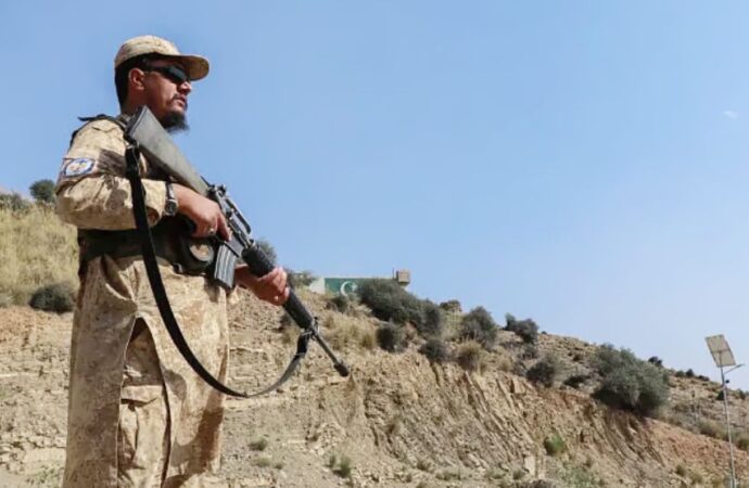 আফগানিস্তান-পাকিস্তান যুদ্ধবিরতির মেয়াদ বাড়াতে রাজি