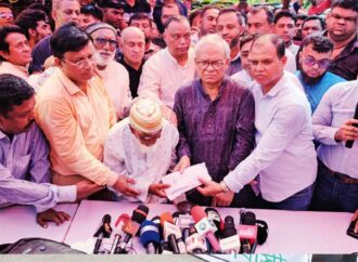 জীবনের লড়াইয়ে এগিয়ে থাকা সাতপুরুষের সৈনিক গফুর মল্লিক, পাশে দাঁড়িয়েছেন তারেক রহমান