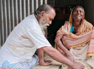 দু’পা হারিয়েও কখনো হাল ছাড়েননি ঠান্ডু মিয়া