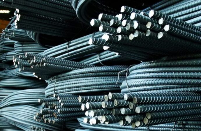 বিশ্ববাজারে আকরিক লোহার দাম হ্রাস পেল