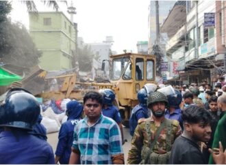 হাটহাজারীতে সরকারি সম্পদ উচ্ছেদ অভিযান, কোটি টাকার সম্পদ পুনরুদ্ধার