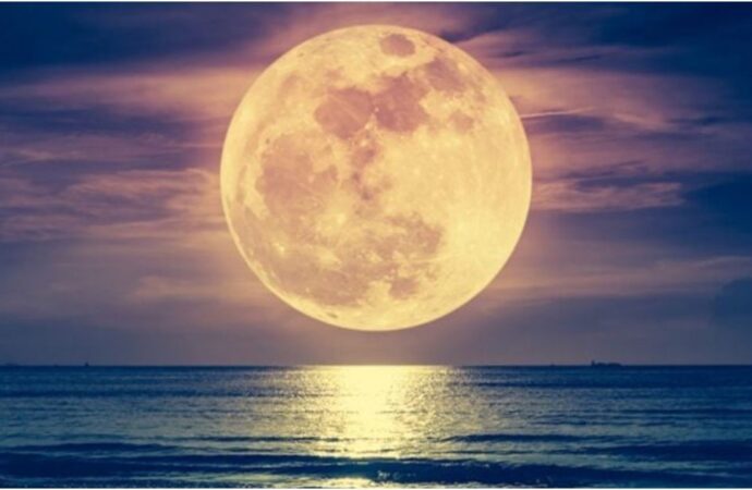 আজ আকাশে দেখা যাবে সবচেয়ে বড় উজ্জ্বল বিভার সুপারমুন