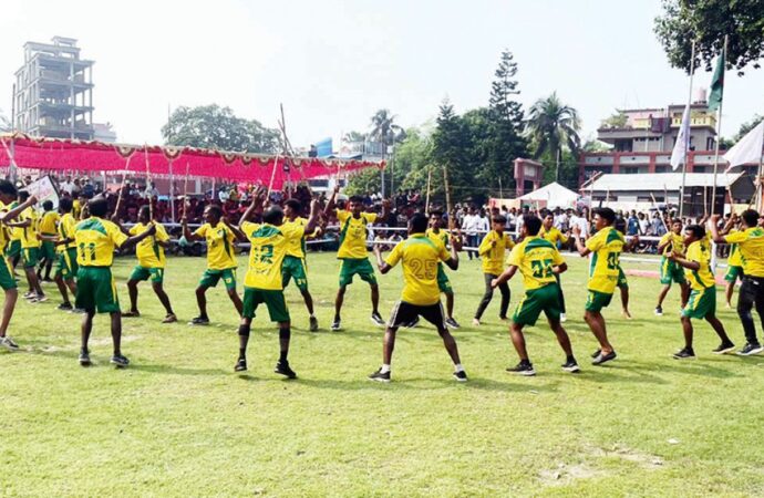 গাংনীতে দিনব্যাপী রণকৌশল ও লাঠিয়াল দলের মনোমুগ্ধকর আয়োজন