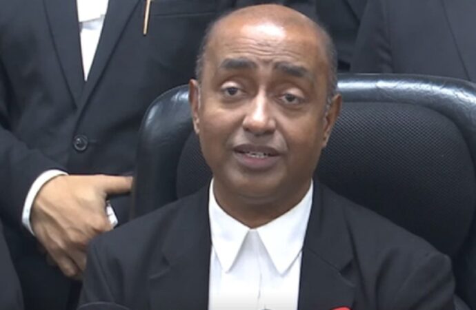 অ্যাটর্নি জেনারেল বলেন, পদে থাকলেও নির্বাচন সম্ভব, সংবিধানে বাধা নেই