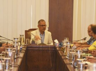 ডেঙ্গু নিয়ন্ত্রণে মশার ঔষধের সঠিক ব্যবহার ও বাসাবাড়িতে এডিস মশার লার্ভা তদারকি কার্যক্রম শুরু