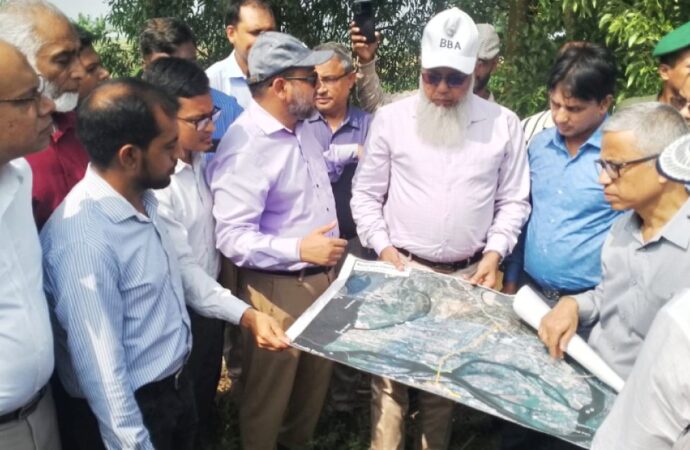 গজারিয়া-মতলব উত্তর সড়কে মেঘনা-ধনাগোদা সেতুর নির্মাণকাজের পরিদর্শন সেতু সচিবের