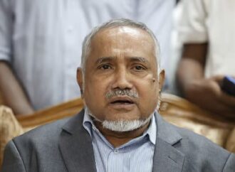 জামায়াত নেতার হুঁশিয়ারি: আঙুল বাঁকা করে ঘি তুলতে হবে না, অন্যথায় কঠোর ব্যবস্থা