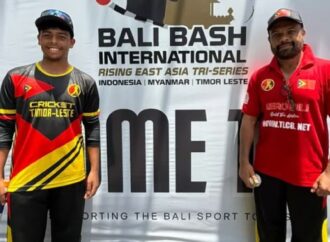 বাবা-ছেলে একসঙ্গে খেলে আন্তর্জাতিক ক্রিকেটে নতুন ইতিহাস গড়লেন