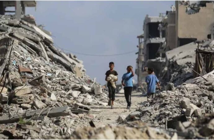 যুদ্ধবিরতির এক মাস পরেও গাজায় ইসরায়েলি হামলা, নিহতের সংখ্যা ছাড়াল ৬৯ হাজার