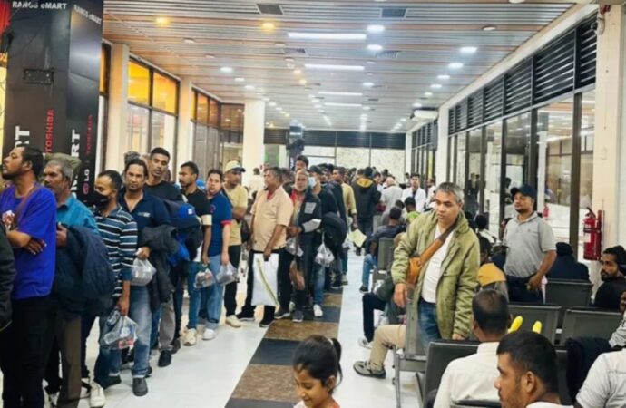 এক মাসে লিবিয়া থেকে দেশে ফিরেছেন ৯২৮ বাংলাদেশি