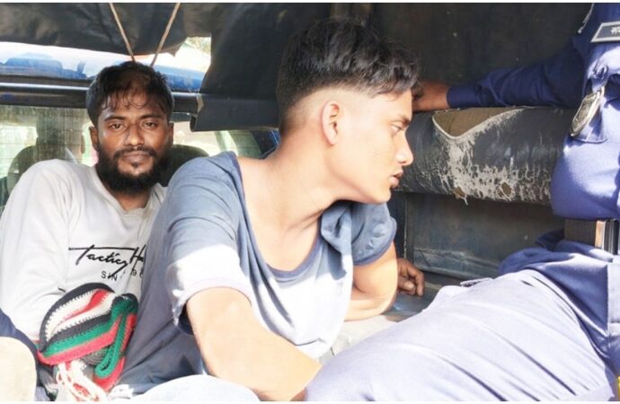 অটোরিকশা ছিনতাইয়ের চেষ্টা, জনতার হাতে ধরা দুজন