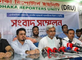 এনইআইআর বাতিল নয়, পুনর্গঠন চান মোবাইল ব্যবসায়ীরা