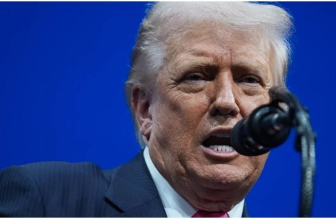 জনপ্রিয়তা কমেছে বলে স্বীকার করলেন ট্রাম্প