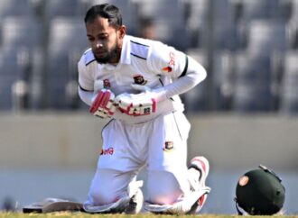 মুশফিকের শততম টেস্টে দাদা-দাদি ও নানা-নানিকে সেঞ্চুরি উৎসর্গ