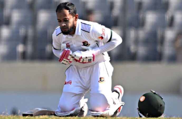 মুশফিকের শততম টেস্টে দাদা-দাদি ও নানা-নানিকে সেঞ্চুরি উৎসর্গ