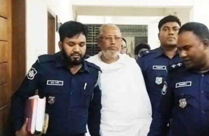 মানিকগঞ্জে ইসলাম অবমাননার অভিযোগে বাউল সম্রাট আবুল সরকার গ্রেপ্তার