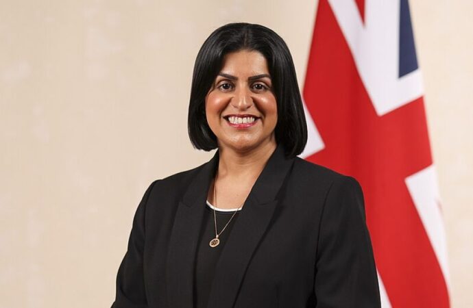 শাবানা মাহমুদ কি হতে চলেছেন ব্রিটেনের প্রথম মুসলিম প্রধানমন্ত্রী?