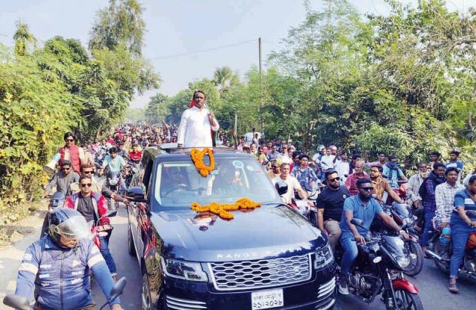 কুষ্টিয়ায় বিএনপি নেতা শেখ সাদীর বিশাল পথসভা ও শোডাউন