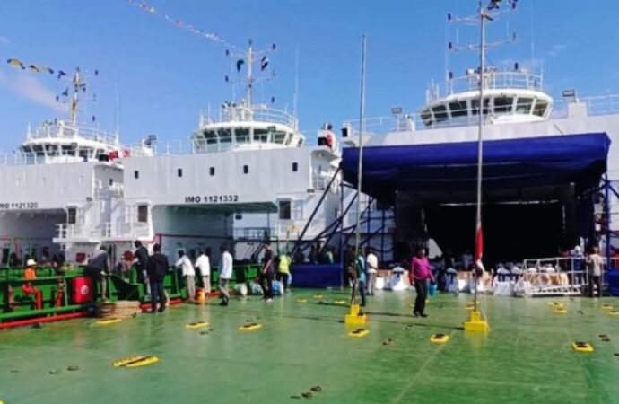 চট্টগ্রামে তৈরি আরও তিন জাহাজ গেল আমিরাতে