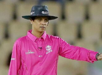 অ্যাশেজে বাংলাদেশের প্রথম আম্পায়ার শরফুদ্দৌলা