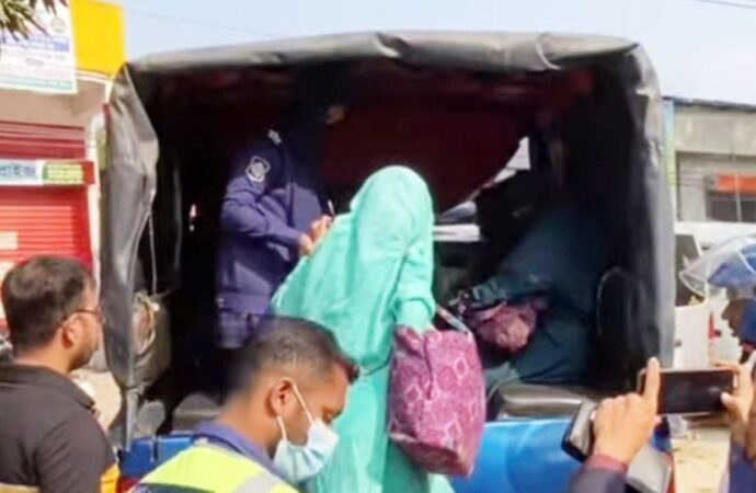 গজারিয়ায় আবাসিক হোটেলের আড়ালে দেহ ব্যবসার ঘটনা