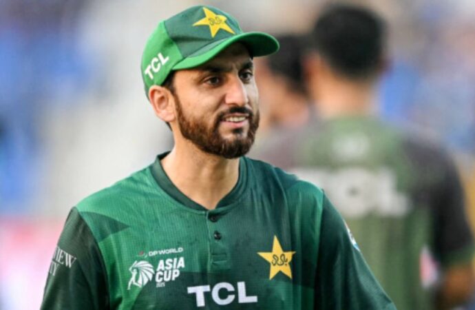 ধোনি ও দ্রাবিড়কে পেছনে ফেলে সালমানের নতুন রেকর্ড