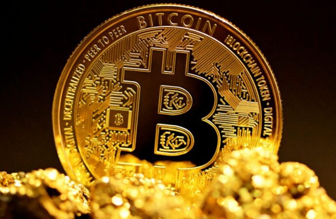বিশ্ব বাজারে বিটকয়েনের দাম কমতে শুরু করেছে