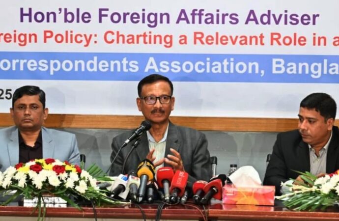 তারেক রহমানের দেশে ফিরে আসায় কোনো নিষেধাজ্ঞা নেই: পররাষ্ট্র উপদেষ্টা তৌহিদ হোসেন