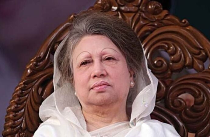 বেগম খালেদা জিয়া: গৃহিণী থেকে মহান নেত্রী, দেশের আদর্শের প্রতীক